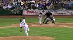 Gillaspie lifts White Sox in 10 after Noesi deals