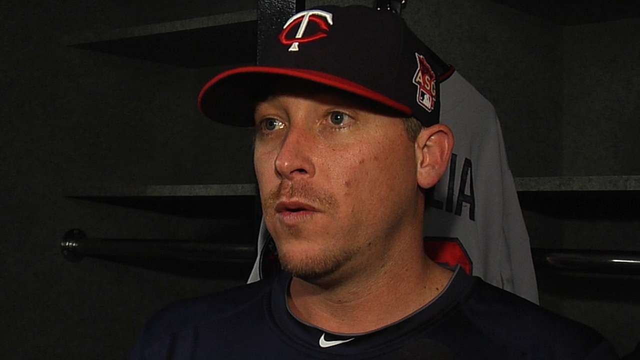 Dodgers acquire righty Correia from Twins
