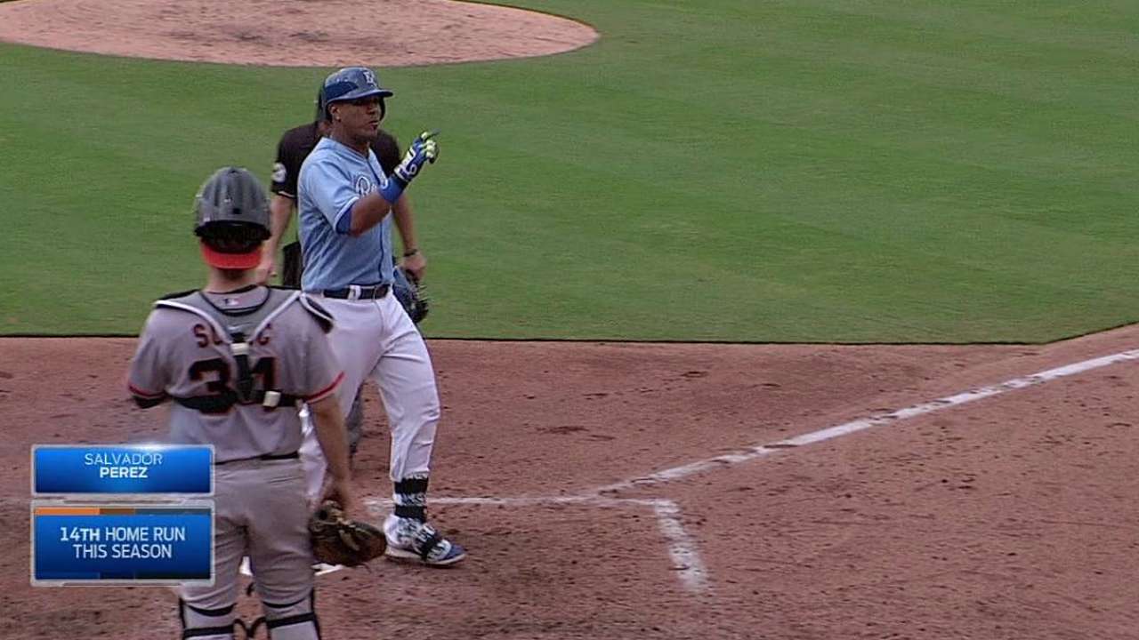 K.C. hundió a S.F. con jonrones de Pérez y Gordon