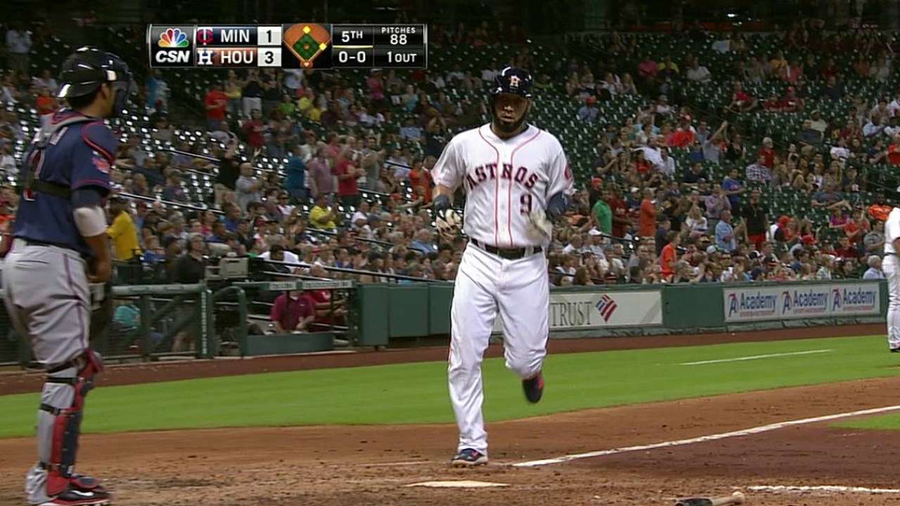 Carter dio dos HR y Astros aplastaron a Mellizos