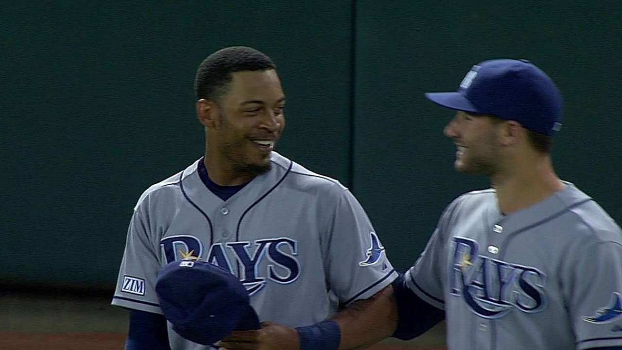 Jennings sits with sore shoulder after superb catch