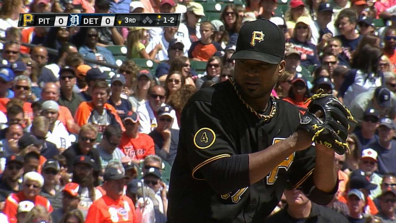Liriano outdueled as Pirates drop series finale