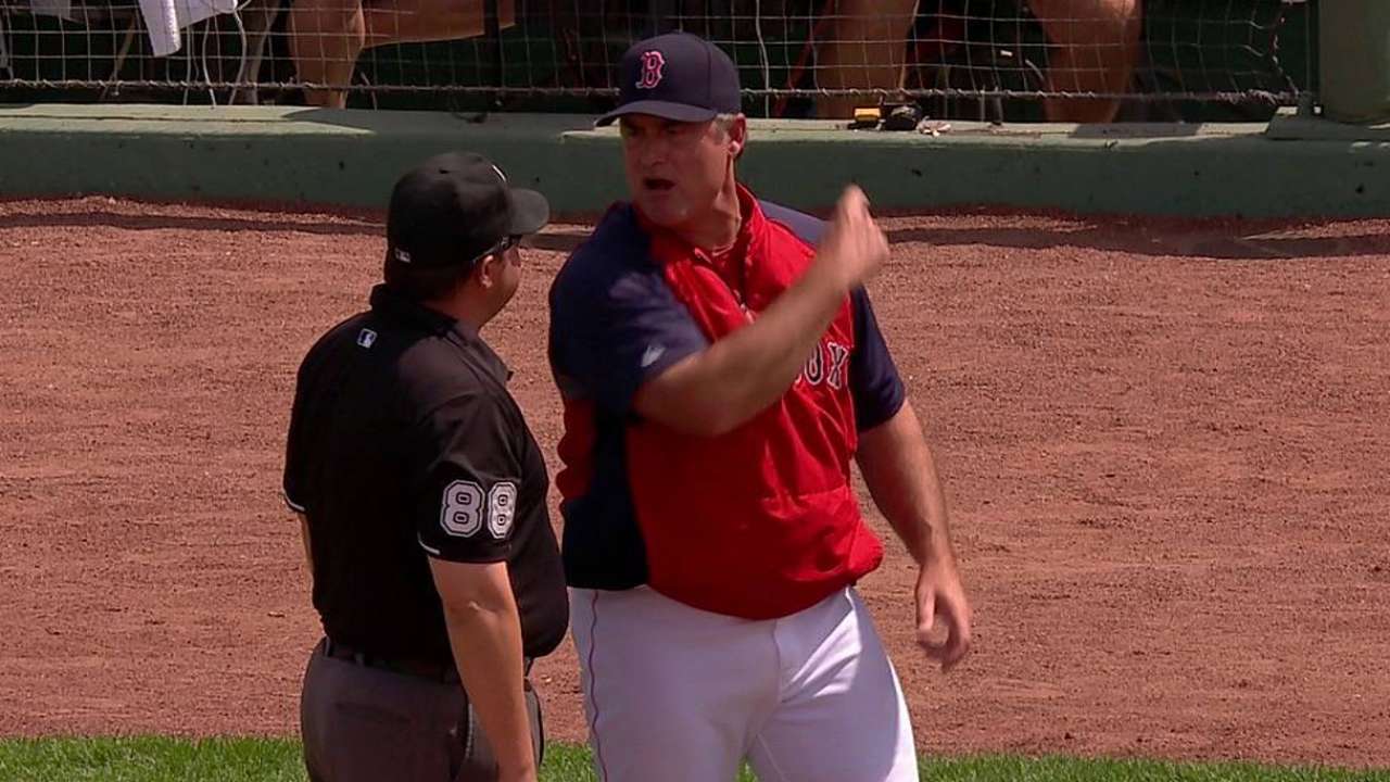 Umps' decision on call irks Farrell, who gets ejected
