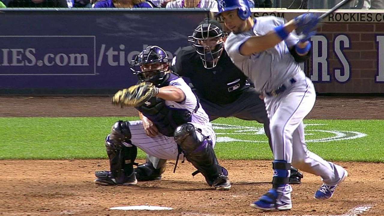 Infante pega 3 dobles y Reales derrotan a Rockies