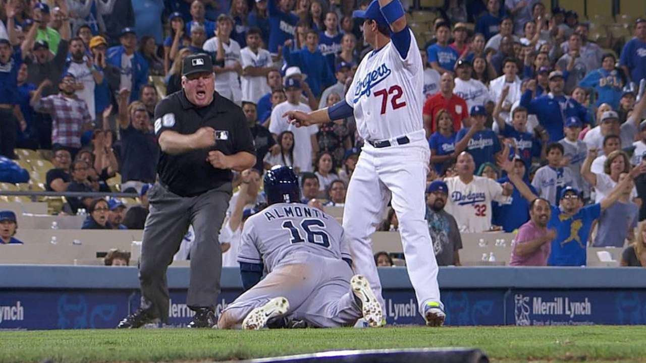 Dodgers cut down runner at third to seal win