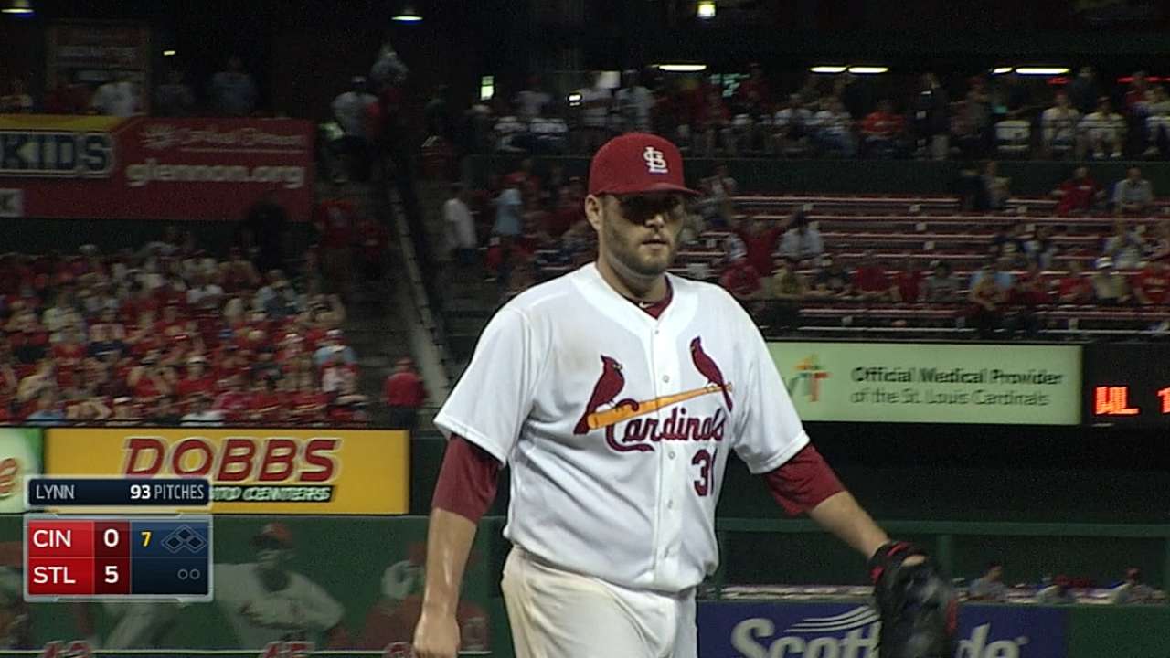 Cards sweep Reds, close in on first-place Crew