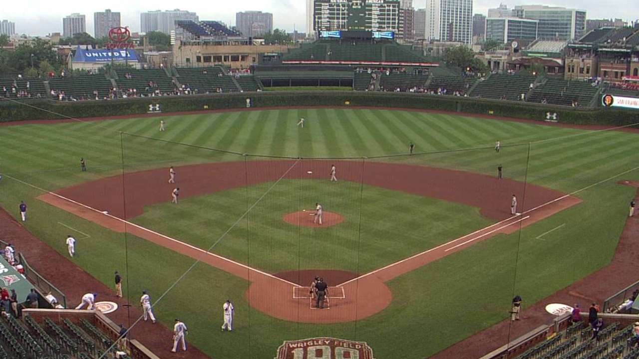 Cubs vencen a los Gigantes en juego reanudado