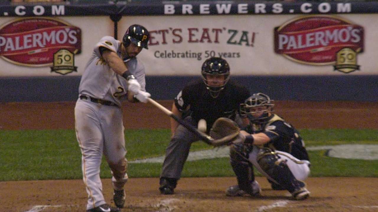 Alvarez's two blasts bring Bucs closer to Crew