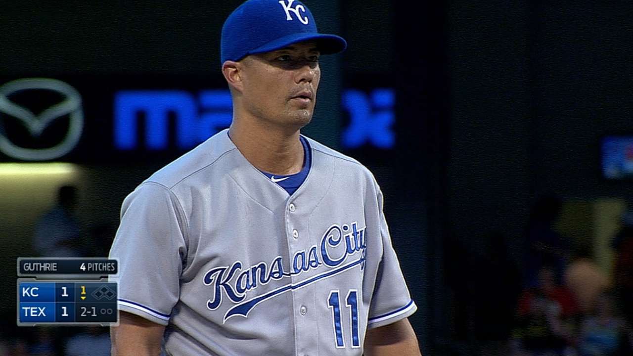 Guthrie tosses gem as Royals add to lead in AL Central