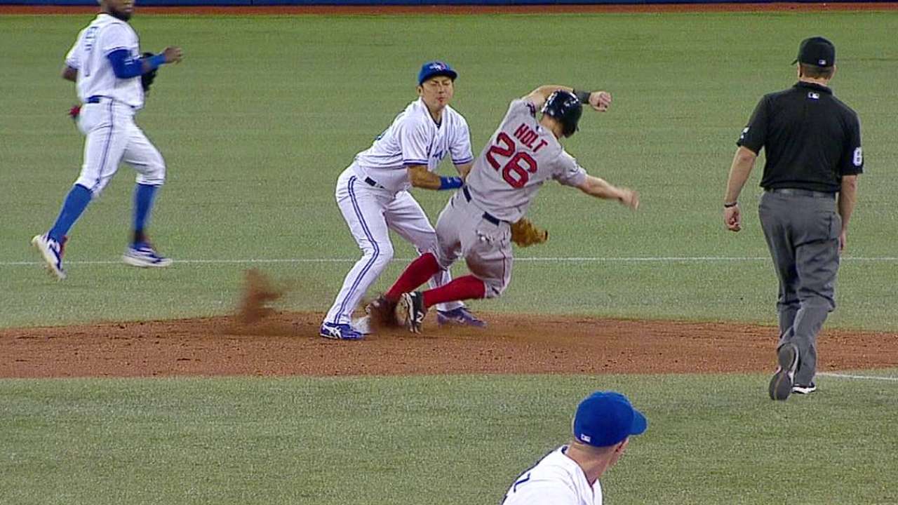 Review in 10th inning plays role in Red Sox's victory