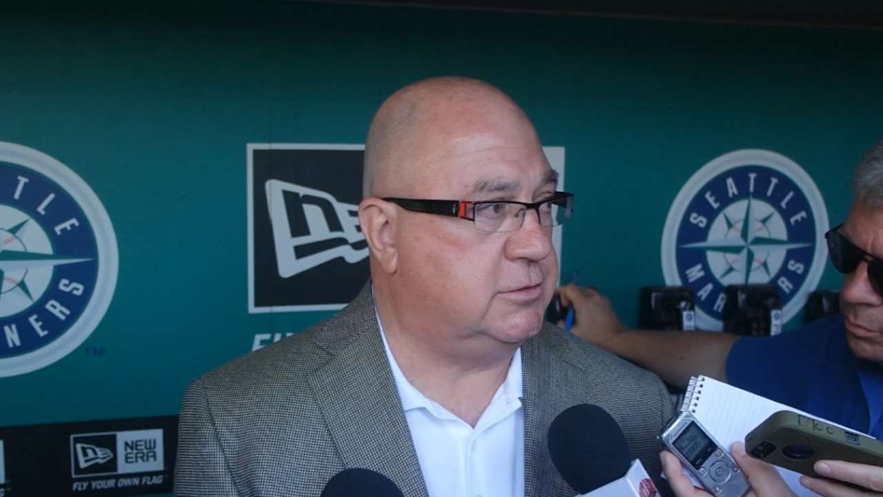 Mariners sign GM Zduriencik to extension