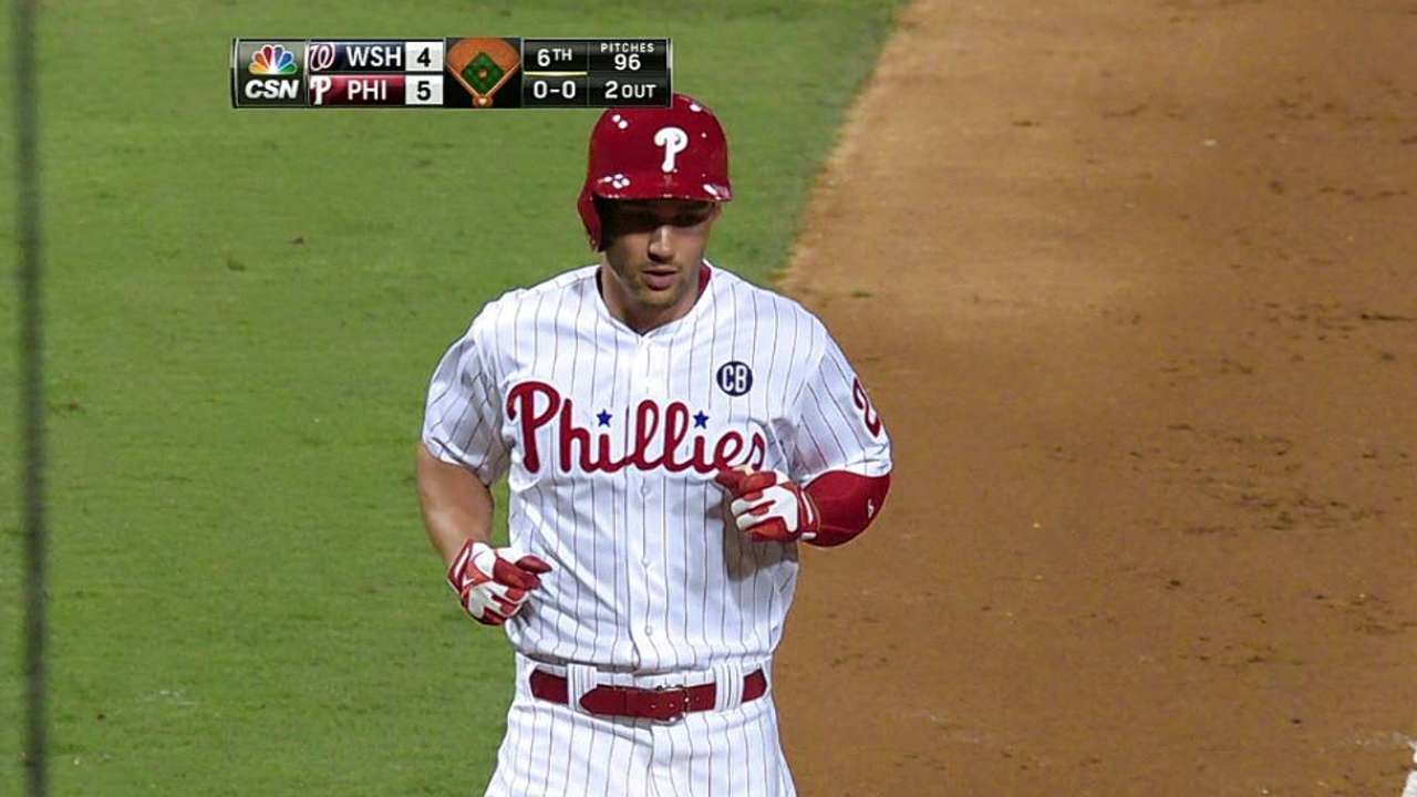 Sizemore's pinch-hit blast drives Phils' sweep