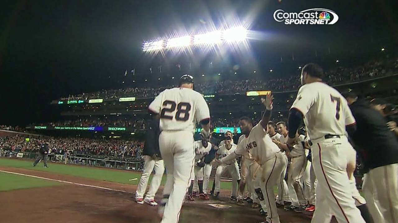 Posey's walk-off keeps Giants in Wild Card control