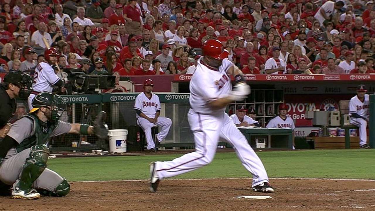 Pujols jonronea y Angelinos se afianzan en la cima