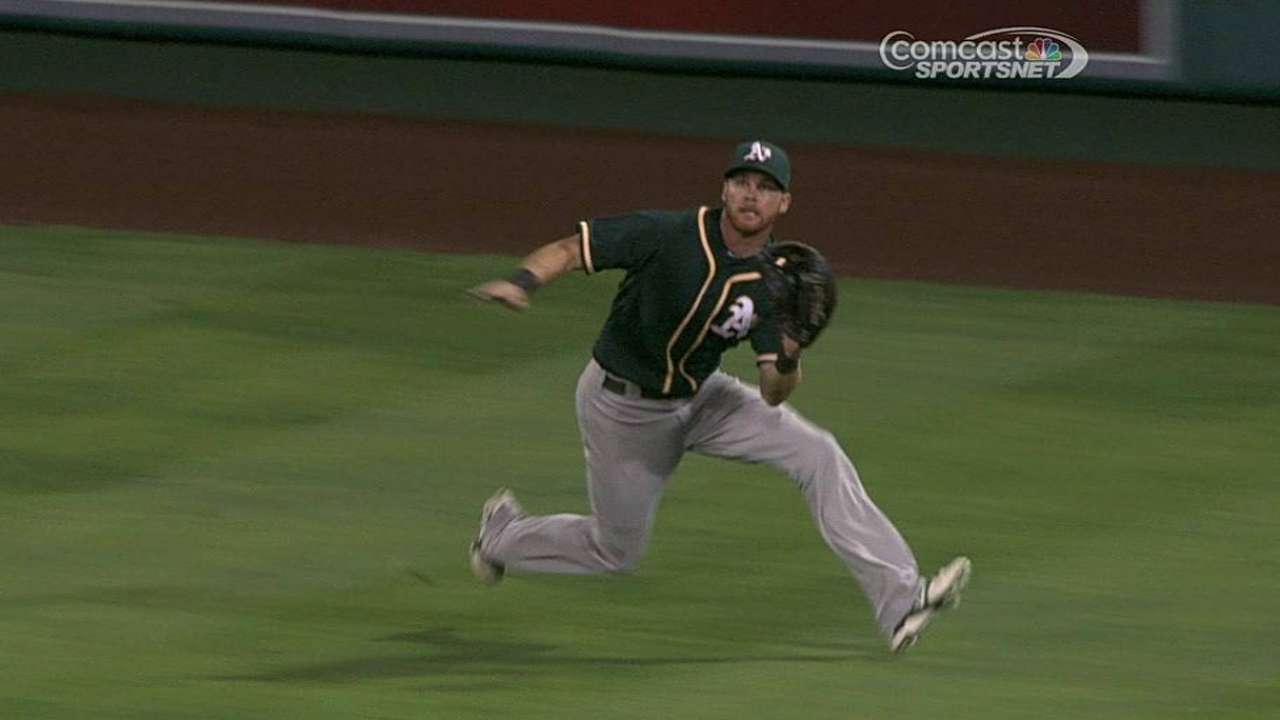 Samardzija brilla pero Oakland cae con Angelinos
