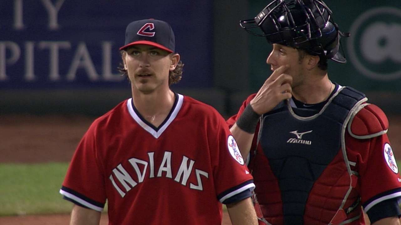 Tomlin bests Kratz to end game