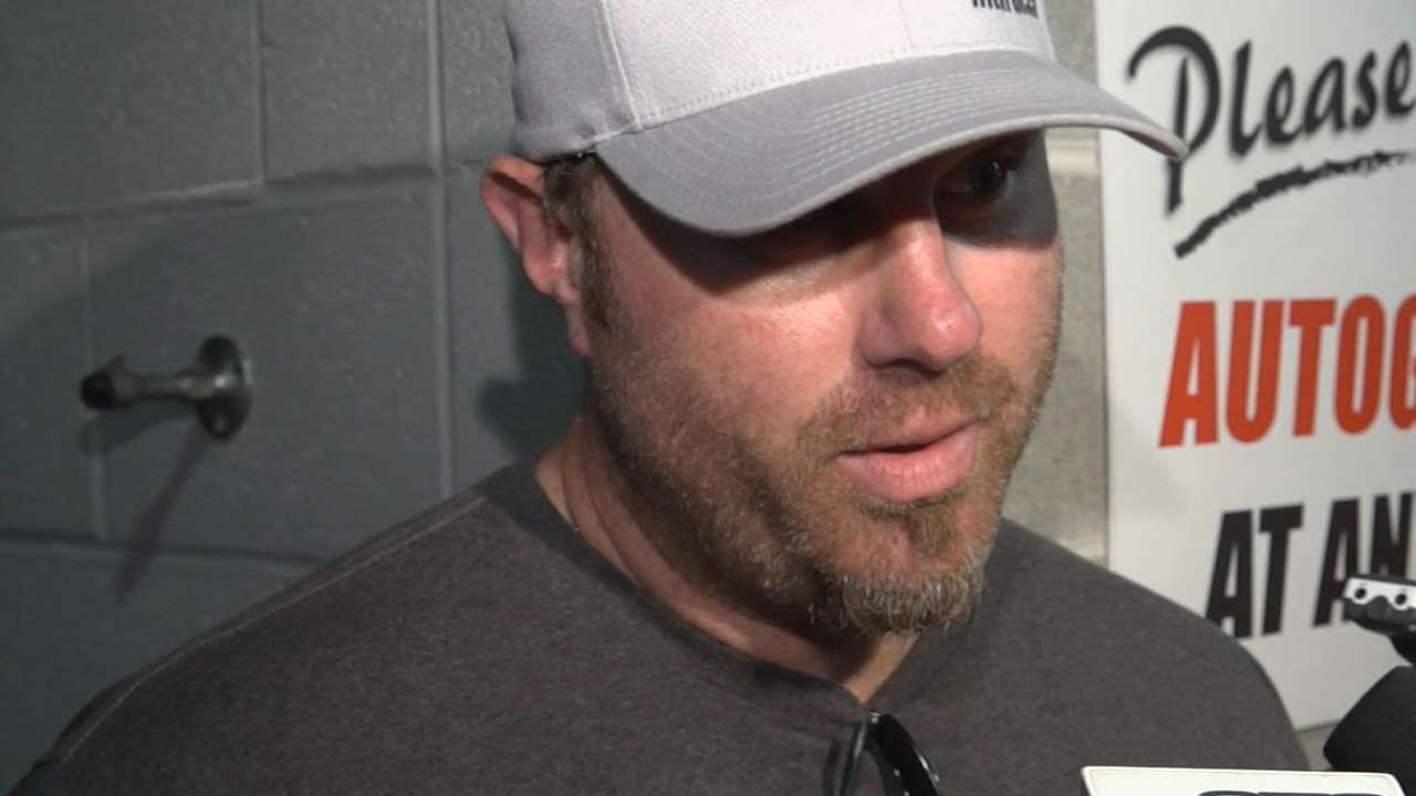 A's get Dunn from White Sox to boost offense