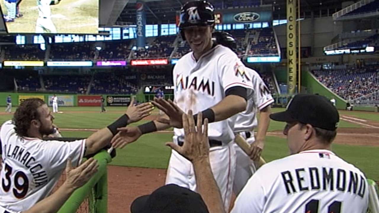 Marlins cash in on Mets' many miscues in opener