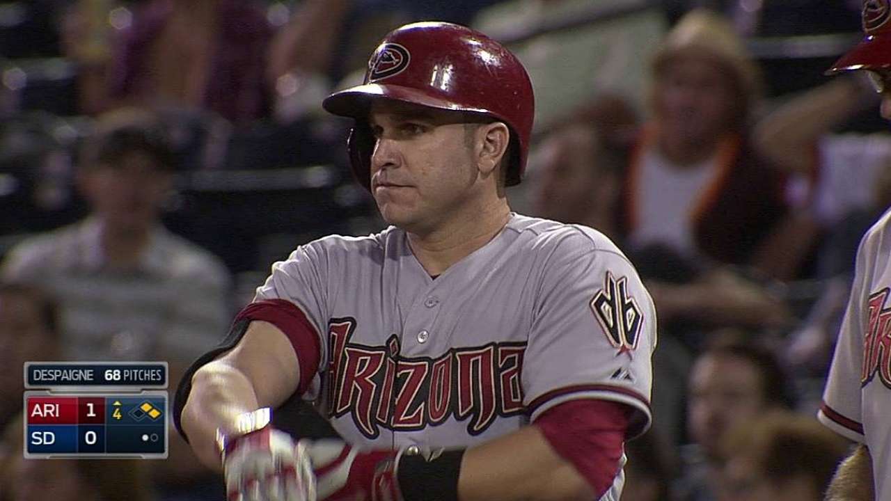 Miley luce pero D-backs son superados por Padres