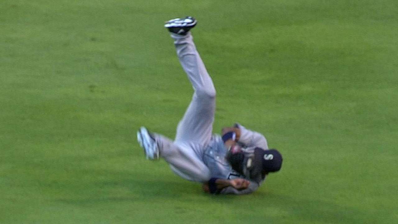 Endy, Gutierrez rejoin Mariners