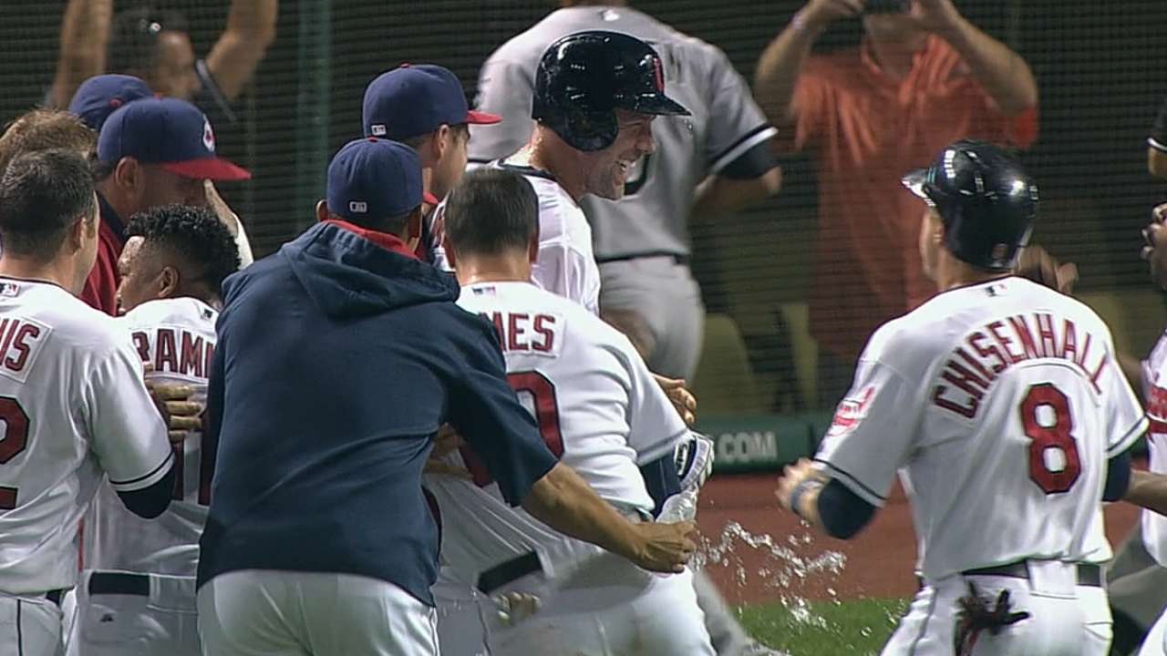 Murphy delivers walk-off win for Tribe