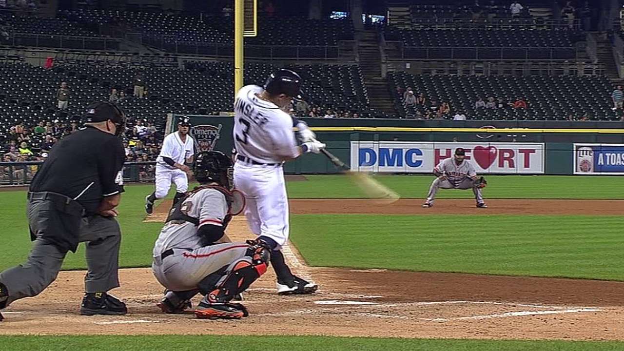 Tigers fall back in playoff race with loss to Giants