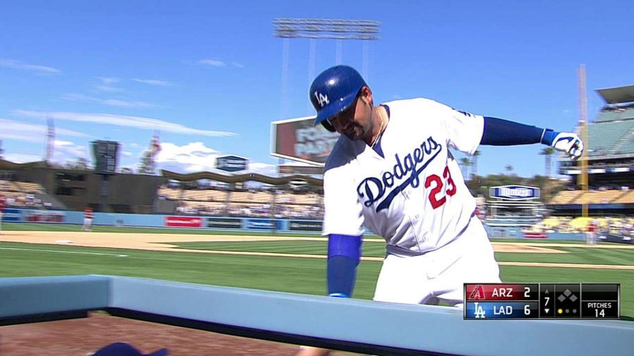 Jonrones de Adrián ayudaron a barrer a D-backs