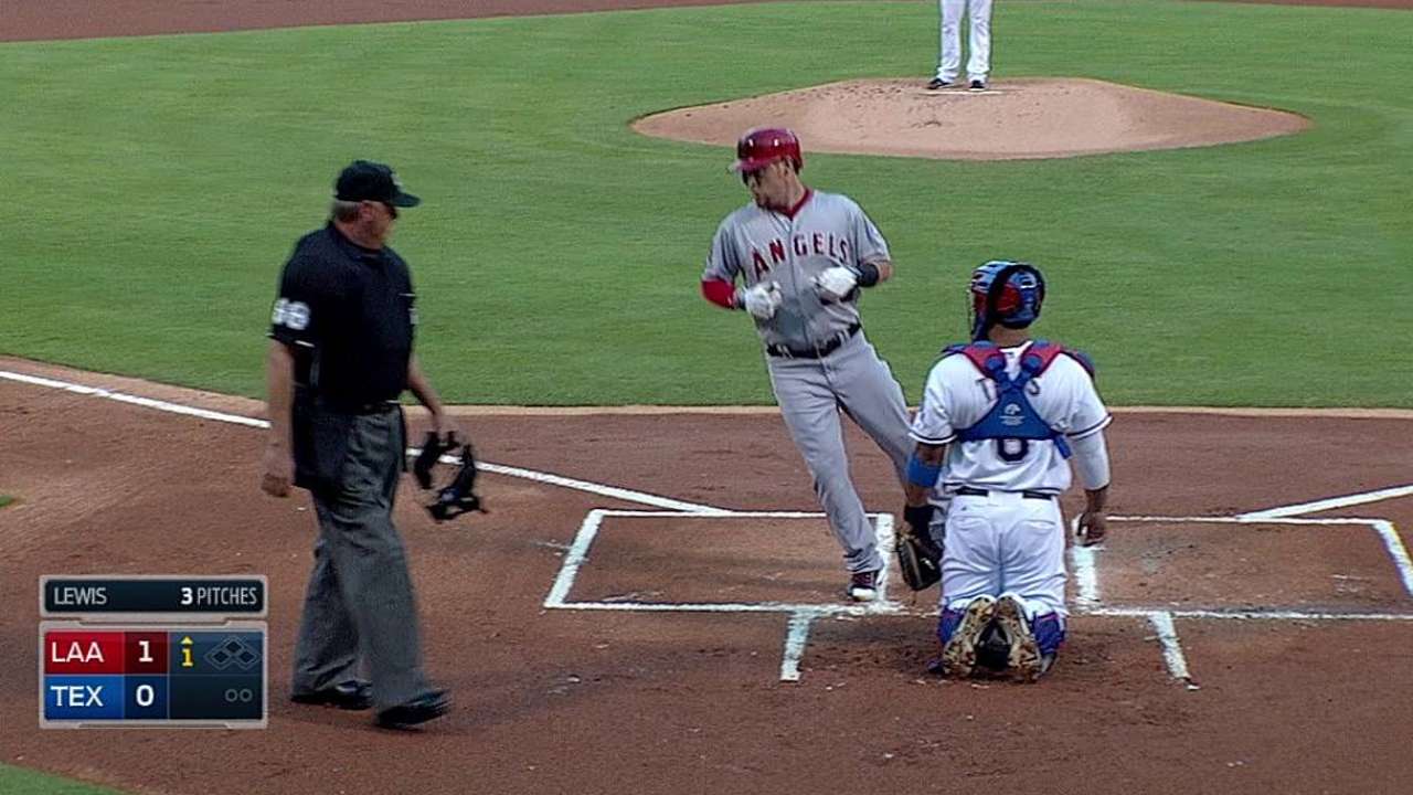 Angelinos explotan en la 8va y aplastan a Rangers