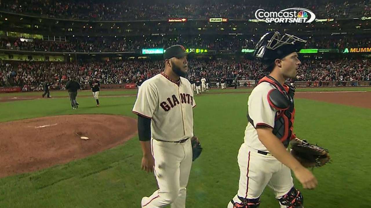 Petit sale inspirado y lanza toda la ruta vs. D-backs