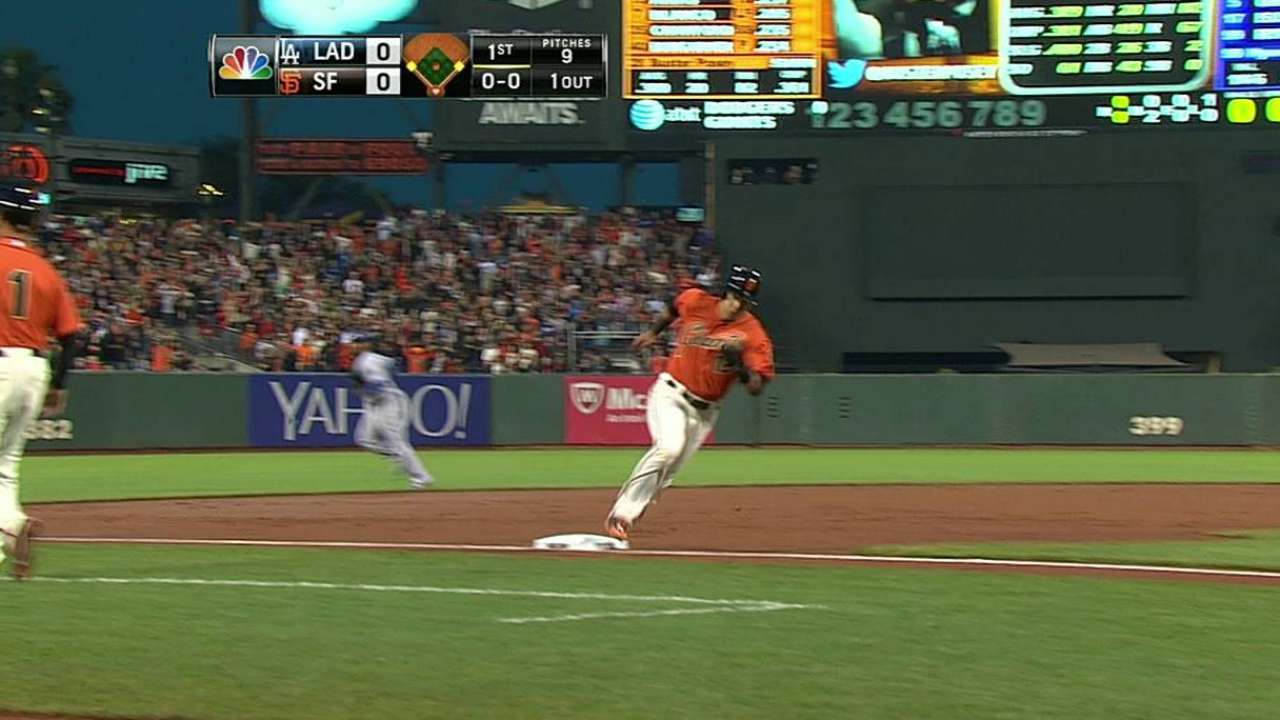 Bumgarner hila quinto triunfo al dominar a Dodgers