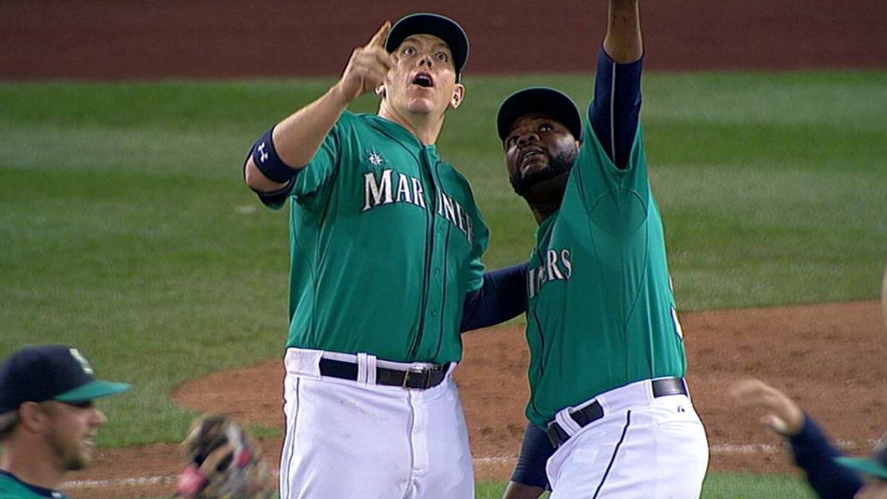 Rodney ties franchise record with 45th save