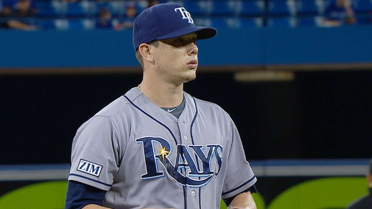 D-backs avoid arbitration with Hellickson