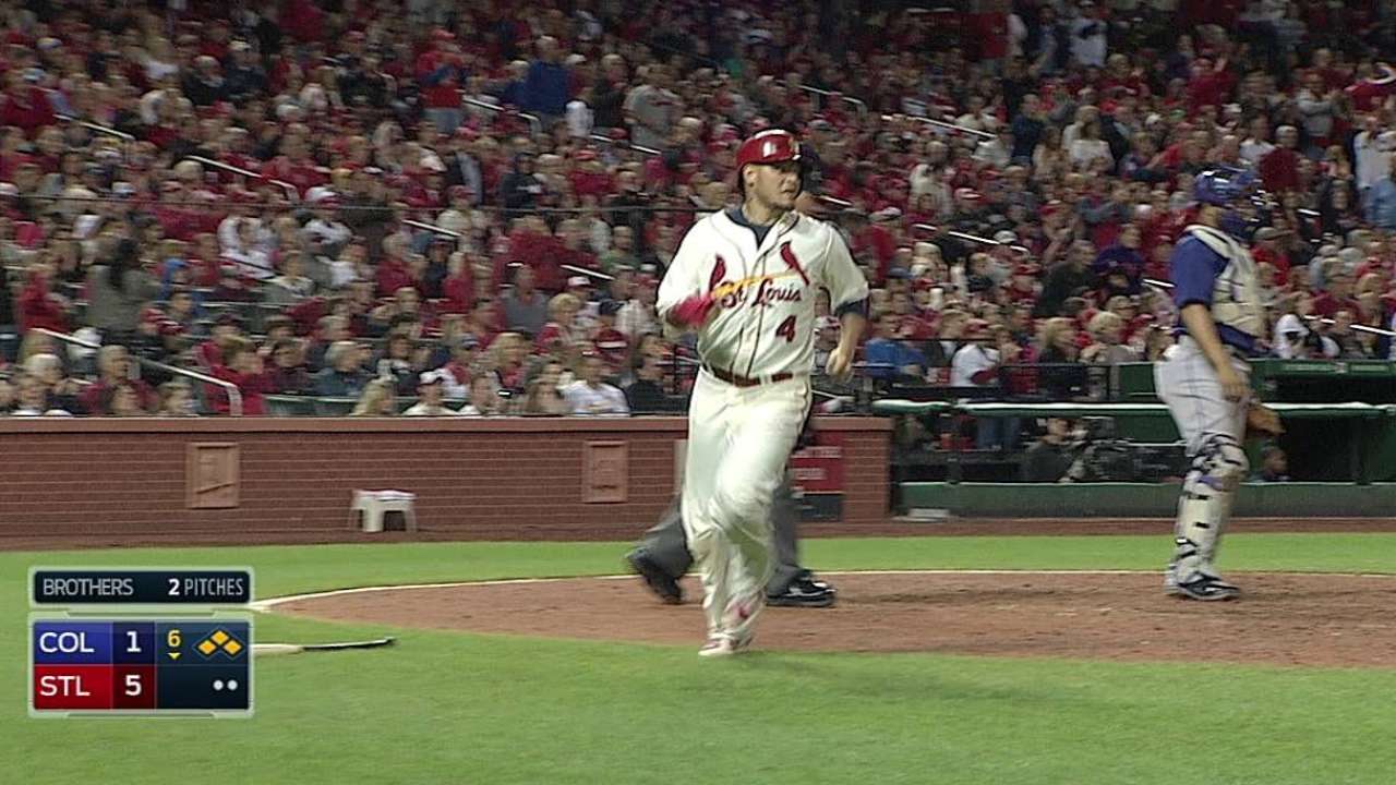 Taveras' pinch-hit RBI single