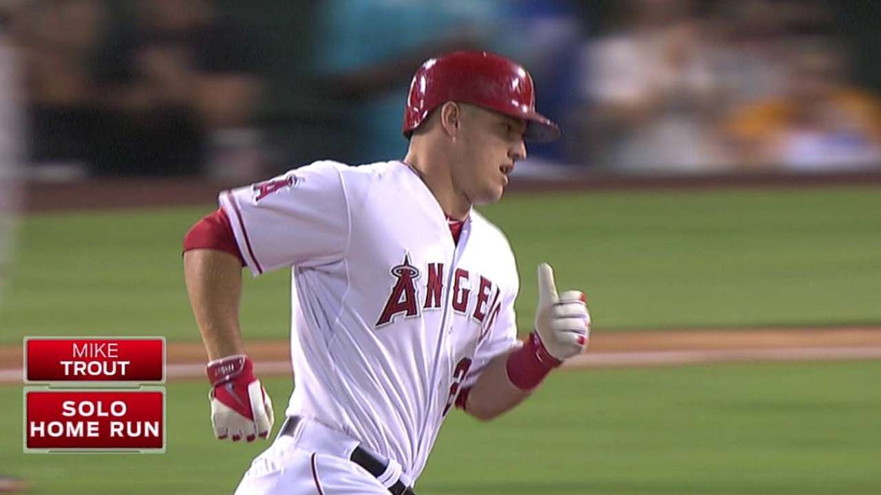 As playoffs near, Trout not changing his game