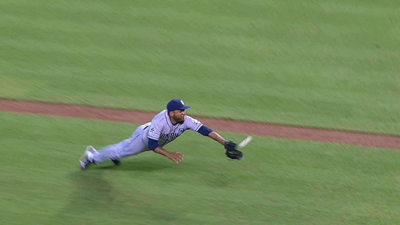 Despaigne, defense falter as Padres lose series