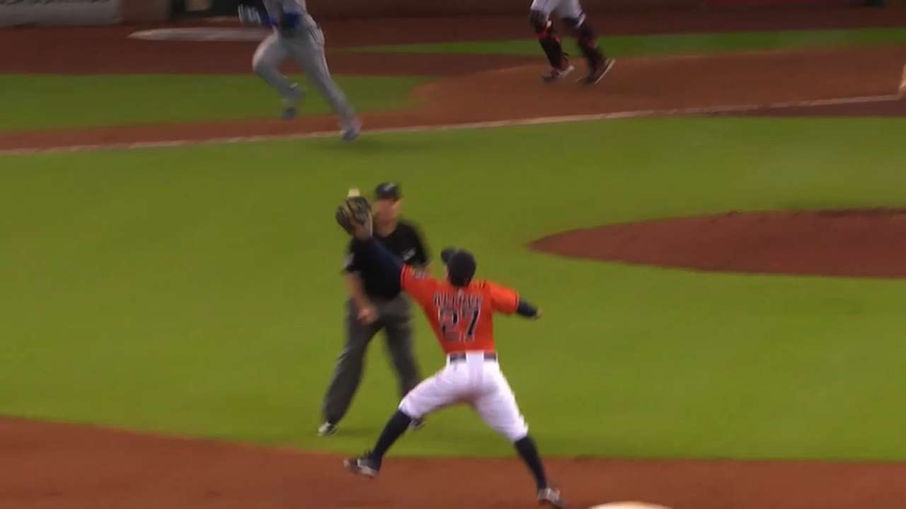 Francona reminded of father when watching Altuve