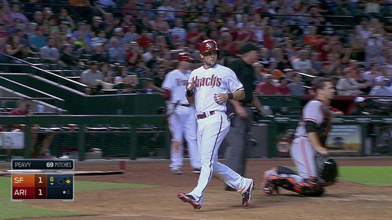 Collmenter luce pero D-backs caen con Gigantes