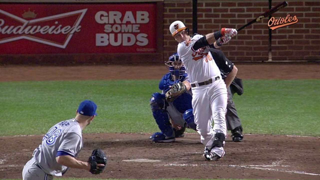 O's No. 4 prospect Walker collects first MLB hit