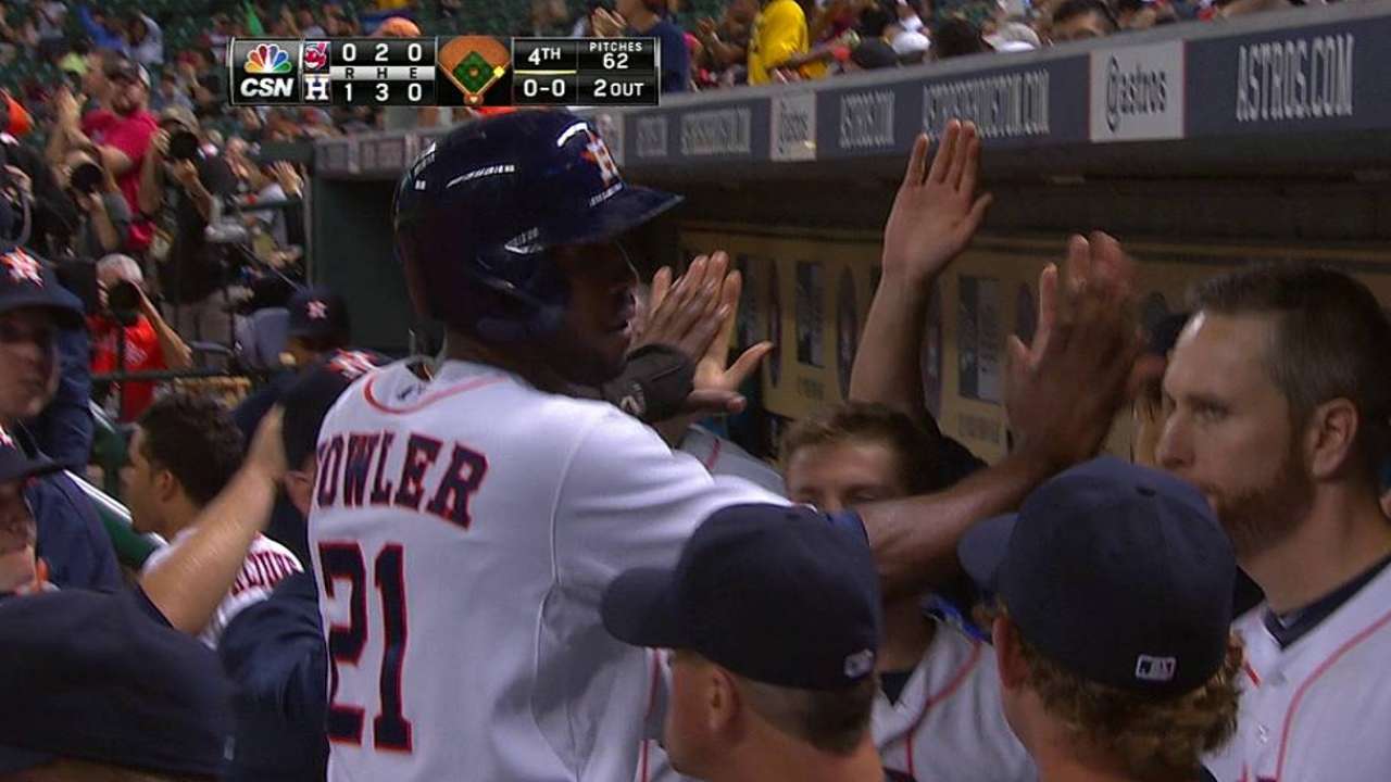 Feld brilla en la loma pero Astros caen con Indios