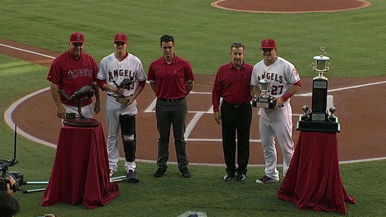 Trout meets Griffey to tape FOX Sports 1 show