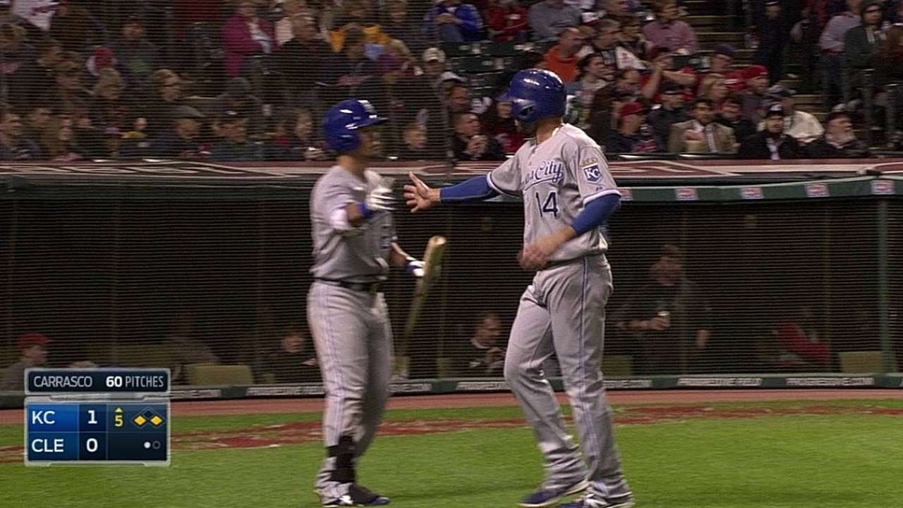 Reales dividen doble juego y se acercan a los Tigres