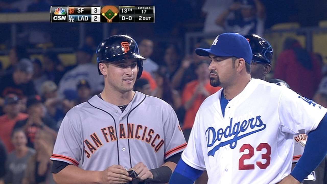 Rally in 13th gets Giants closer to Dodgers