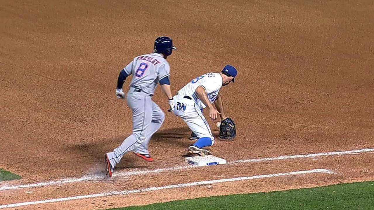 Rangers win challenge on Andrus' stellar play