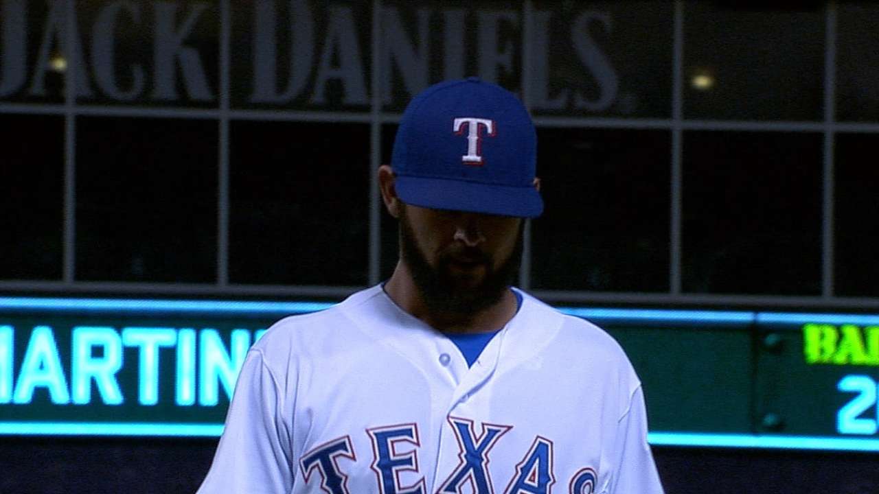 Martinez arms Rangers in 4th straight series win