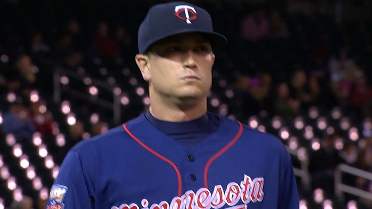 Gibson's solid outing leads Twins past D-backs