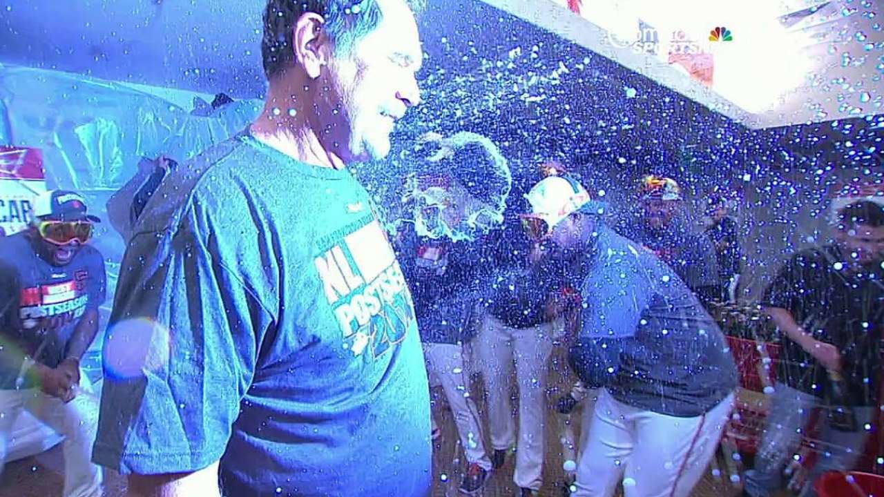 Giants clinch Wild Card, then wait to celebrate