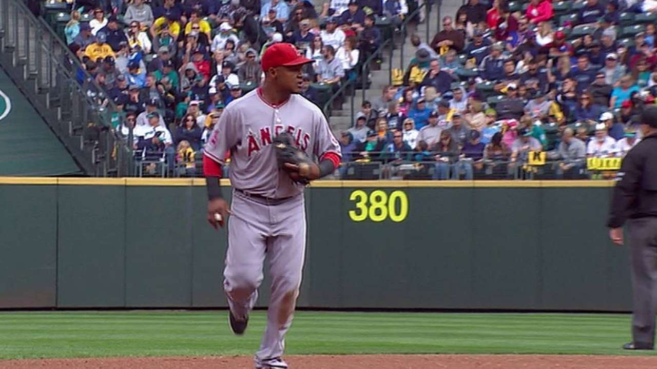Aybar preparing for new double-play partner in '15