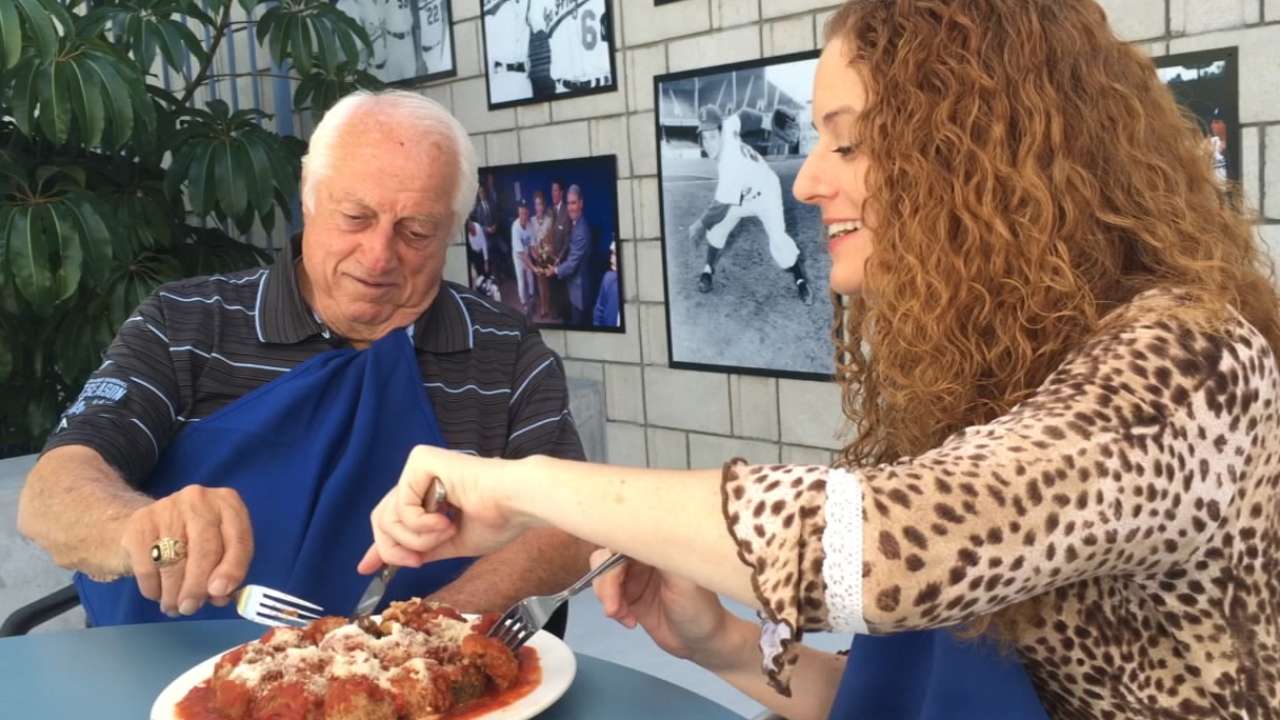 Lasorda shows off ballpark restaurant