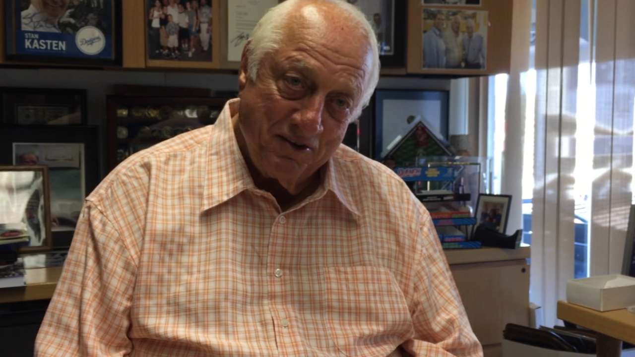 Lasorda receives Bob Feller Act of Valor Award