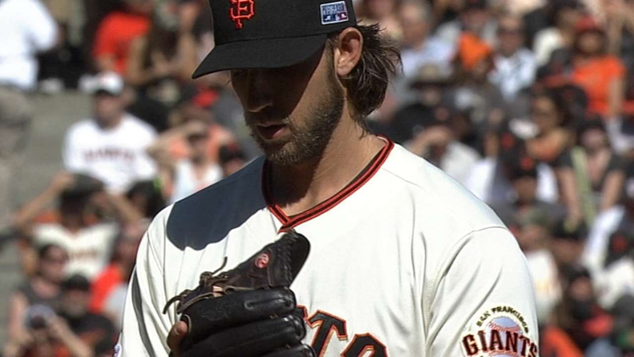 Bumgarner's scoreless streak ends on error